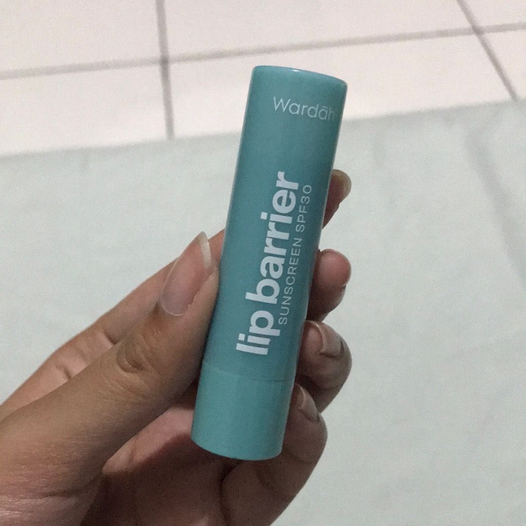 Lip Barrier Sunscreen imgfdn-18b16674-c546-4544-848c-02f515af2271