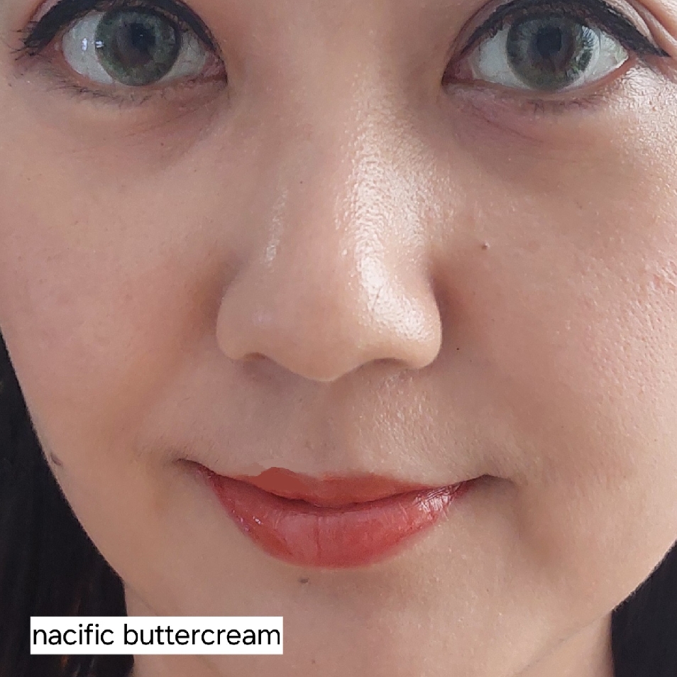 Secret Mood Velvet Cushion - 25N Buttercream imgfdn-d21478ac-696b-45b4-9398-ac2224f41f28