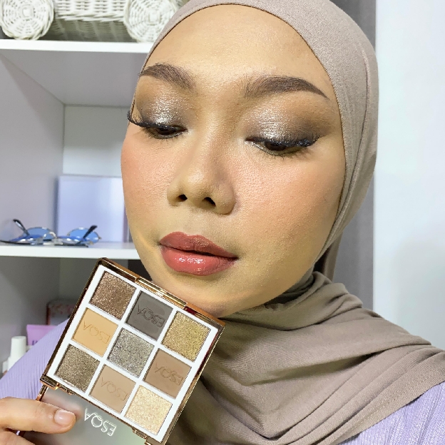 Goddess Eyeshadow Palette - Steel imgfdn-8183b8b3-4dd0-4d0f-aea3-ddab0fa3f33e