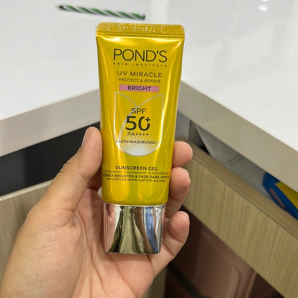 UV Miracle Protect & Repair Sunscreen Hydrate SPF50 imgfdn-60baf9d7-4bd2-483e-b75d-98a464f738dd