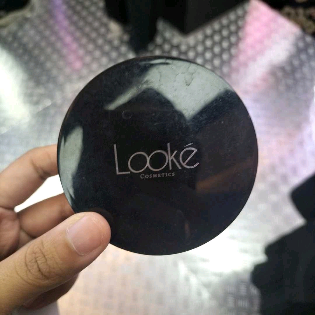 Holy Smooth and Blur Loose Powder - Terra imgfdn-3e3c9f54-f8ad-45ad-b8dc-f8b334ded62f