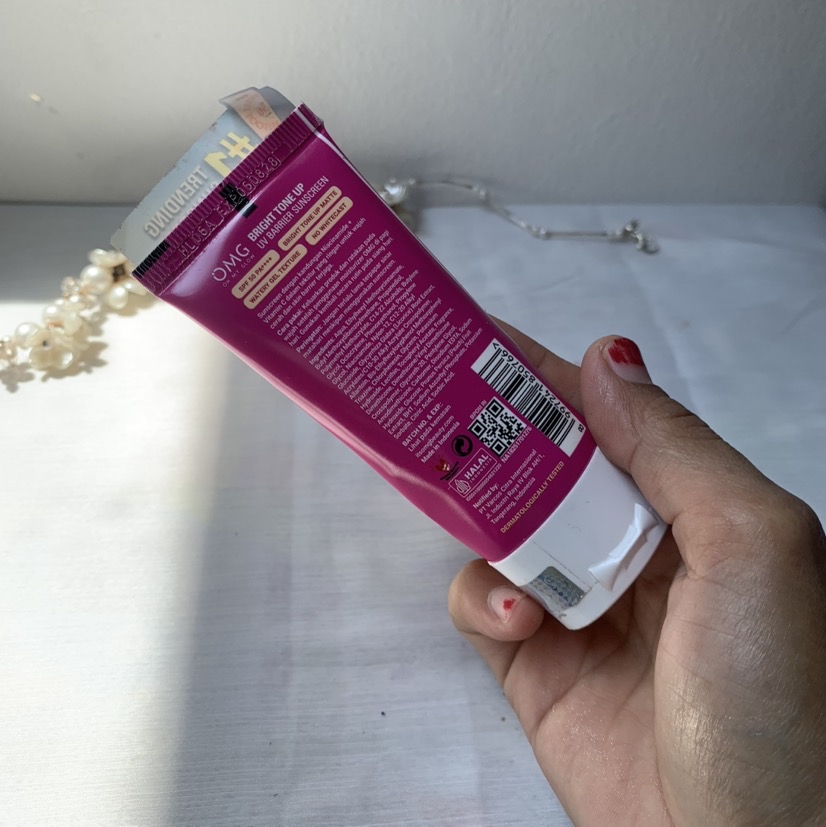 Bright Booster UV Barrier Sunscreen SPF 50 PA++++ imgfdn-04e8f171-80c5-468f-a095-36d3bb556b16