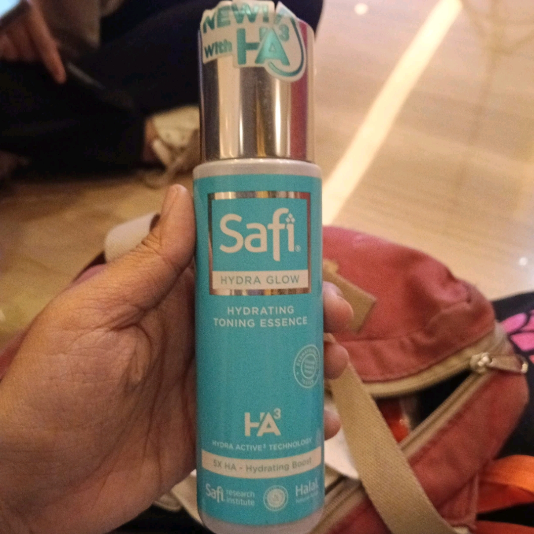 Hydra Glow Hydrating Toning Essence imgfdn-e695a54b-97b6-432f-8558-afd720c543cc