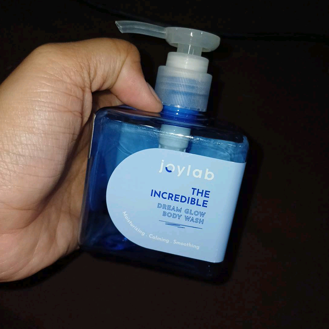 The Incredible Dream Glow Body Wash imgfdn-602538fd-aa41-4446-bcc7-8ab21ee6bfe9