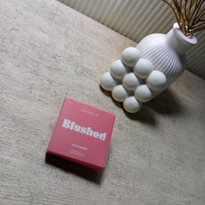 Blushed - 02 Stardust imgfdn-e50ac867-ce74-4f13-9c9c-56df40348fb7