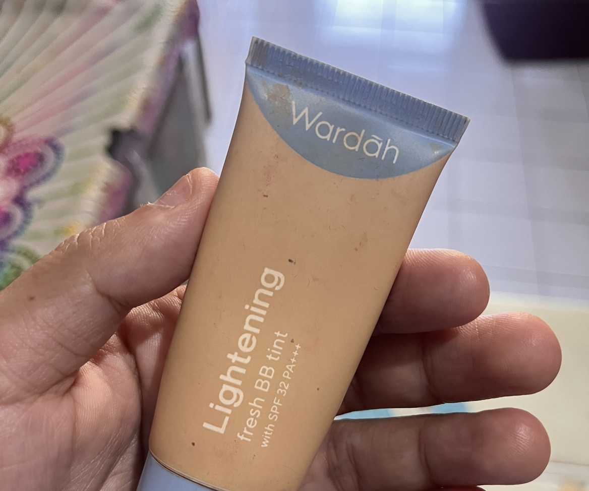 Lightening Liquid Foundation - 03 Warm Beige (32W) - Reformulation in October 2023 imgfdn-abdb9bb1-6b74-457b-adf0-cf83b76faab6