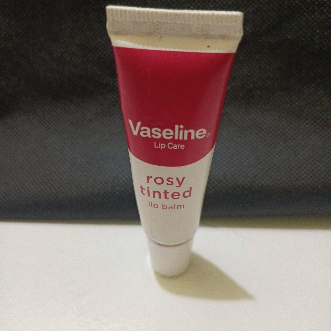 Lip Therapy Tube - Rosy Tinted imgfdn-8932703e-9f8d-43e3-9cec-07baf913da17