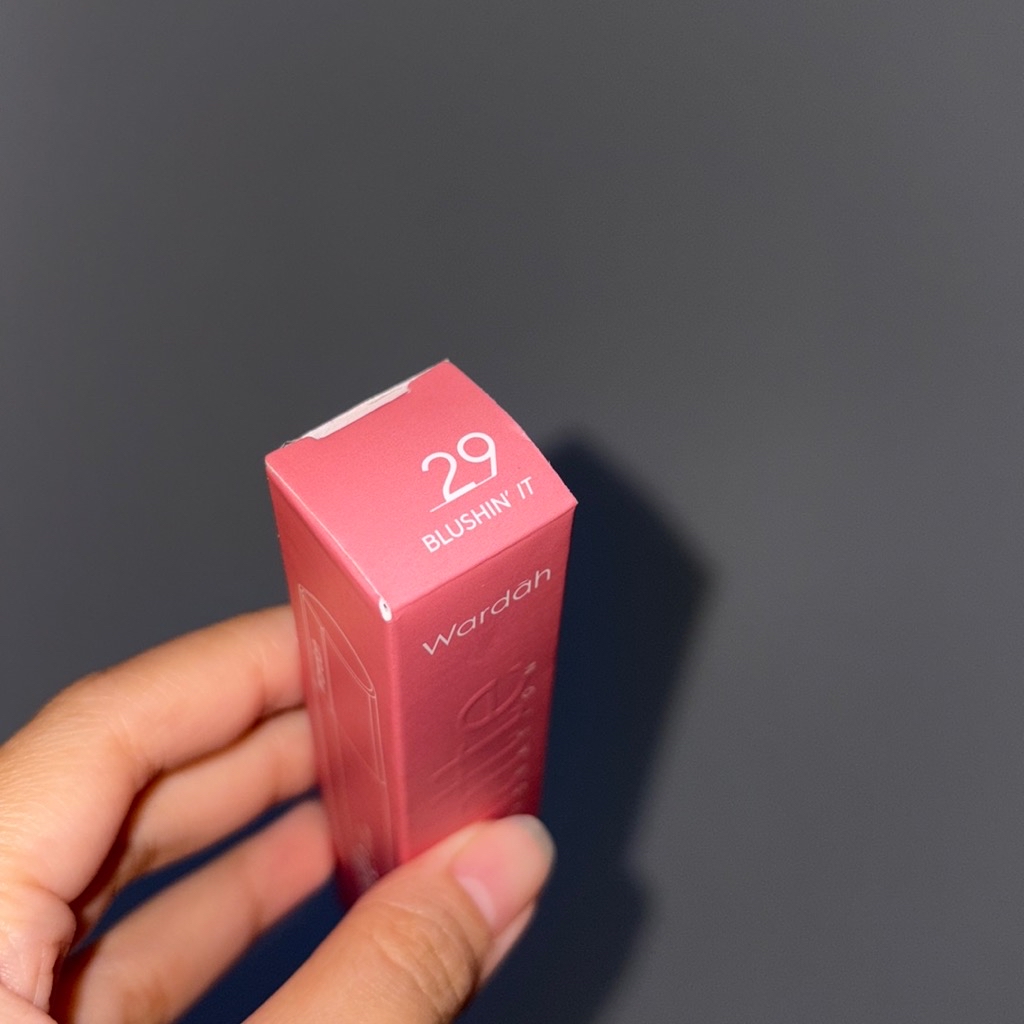 Exclusive Matte Lip Cream - 29 Blushin' It imgfdn-cb668cb9-2118-4b99-b76c-cf6bd61c3069