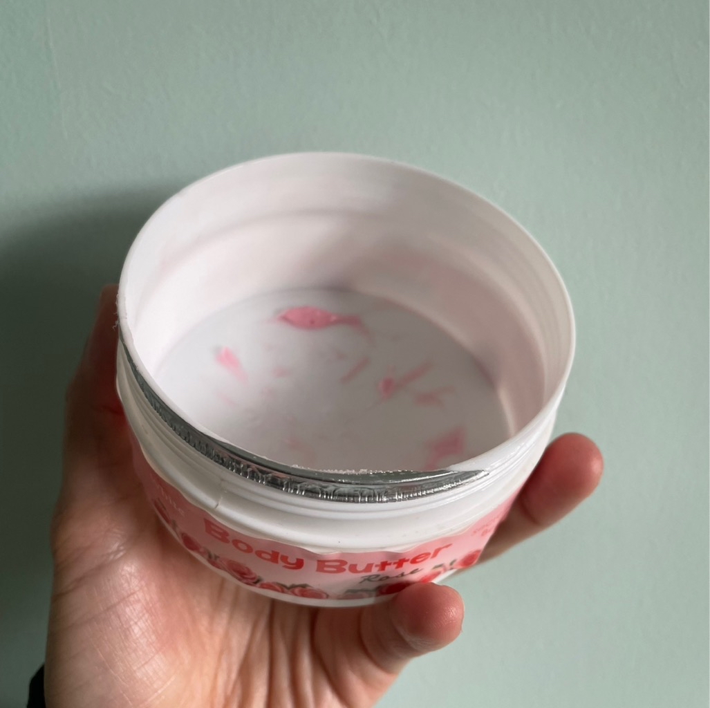 Body Butter - Rose imgfdn-90ee41f6-ca55-492c-8326-8616e7753fc0