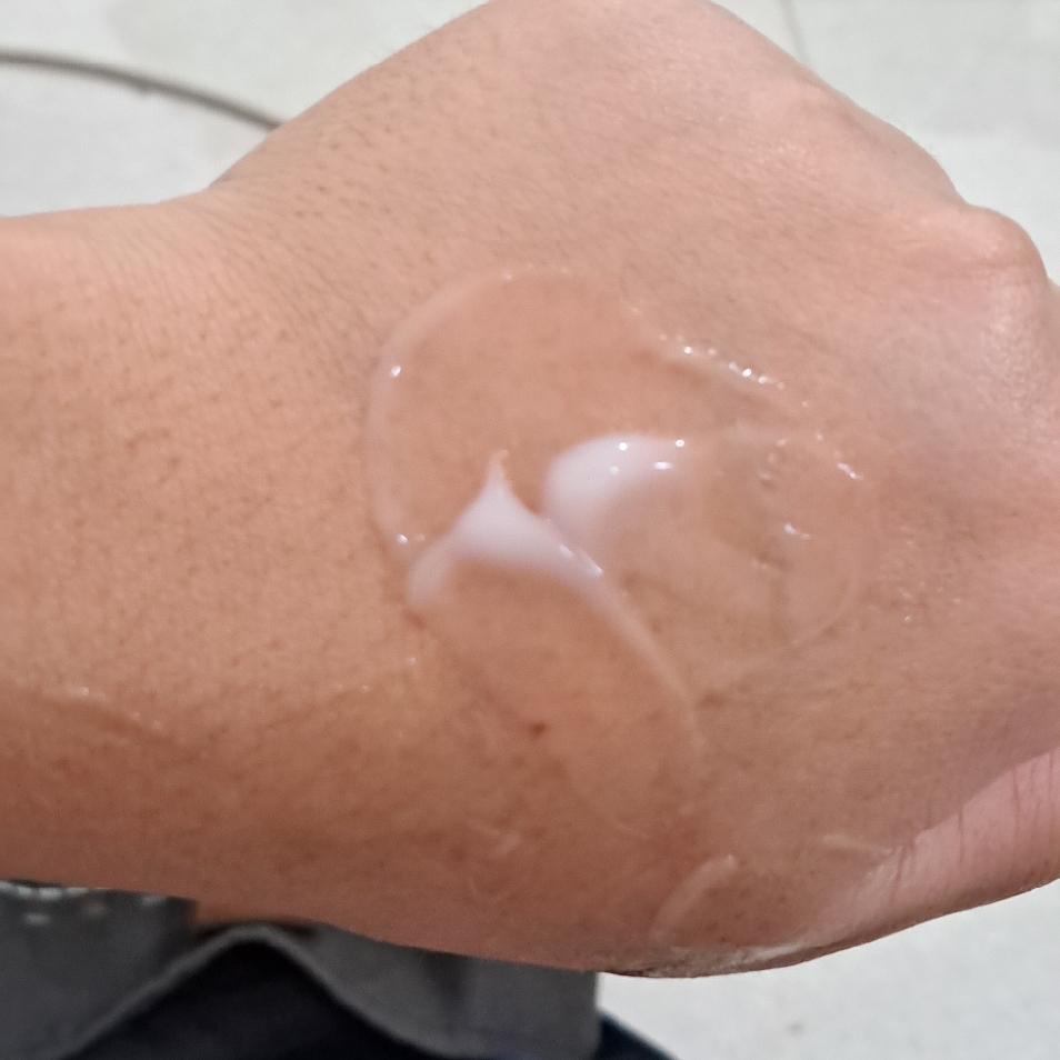 Ultra Light Biome Brightening Moisturizer Gel imgfdn-db27c01b-6d0b-4f15-8a93-8c5d08b20273