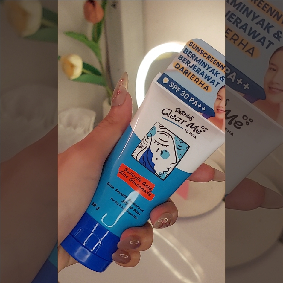 Clear Me Acne Smooth Sunscreen imgfdn-b8ce43c2-f929-44dc-8cf2-f4c82ebed736
