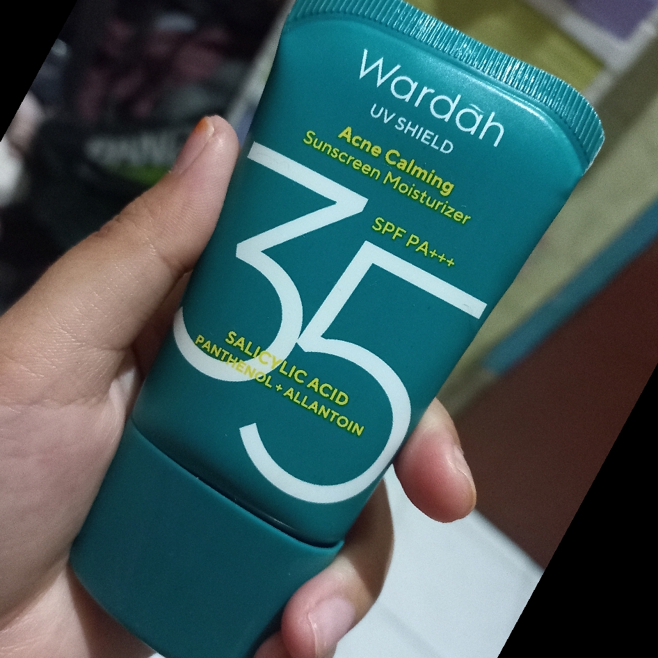 UV Shield Acne Calming Sunscreen Moisturizer SPF 35 PA+++ imgfdn-232c2b2d-6eed-42e5-947d-55de6292d9a2