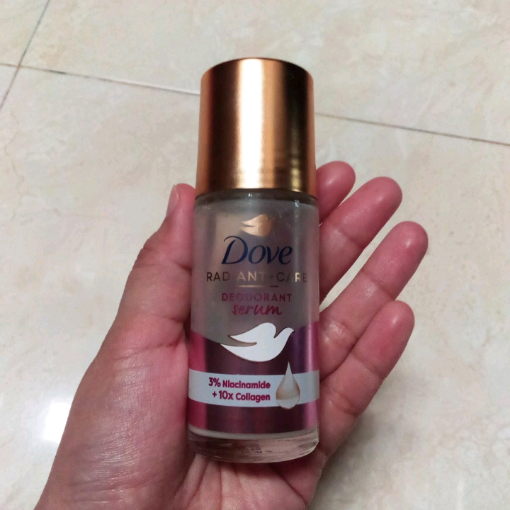Radiant+Care Deodorant Serum Roll On  - 3% Niacinamide + 10x Collagen imgfdn-b9d62171-1e9f-43c7-b43e-2354ca9c8b75