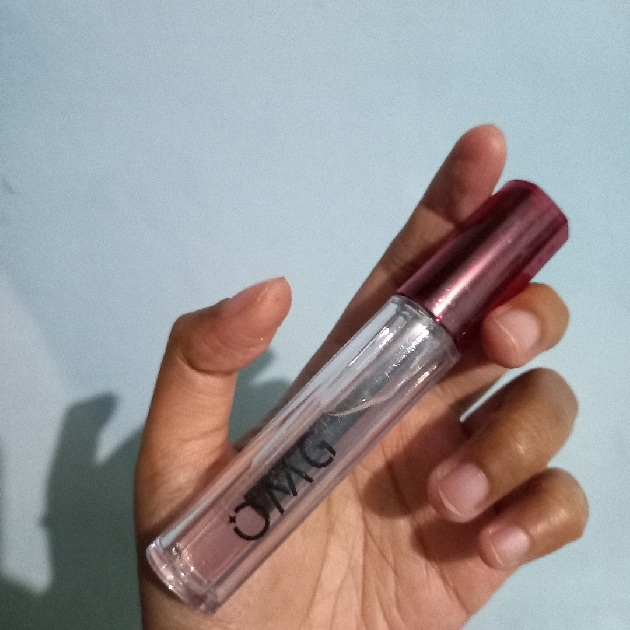 Gloss Lip Finish imgfdn-34cc77e0-5b9a-48b4-a450-90a1f300223b