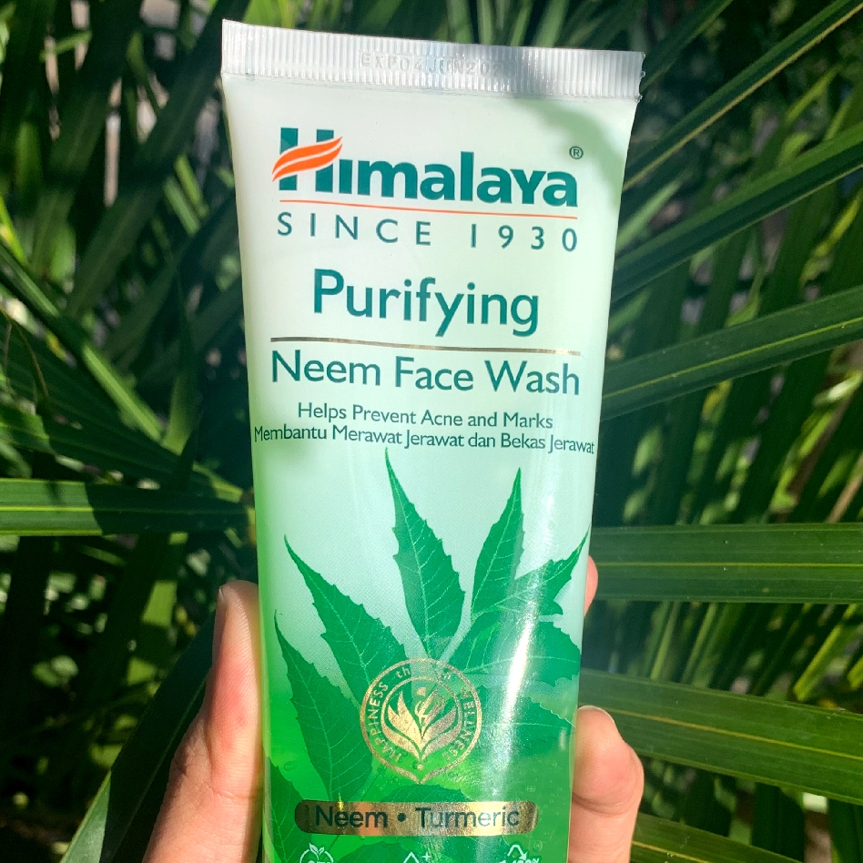 Purifying Neem Face Wash imgfdn-c9a4dc35-98fd-4ace-b41c-15628e2e74dc