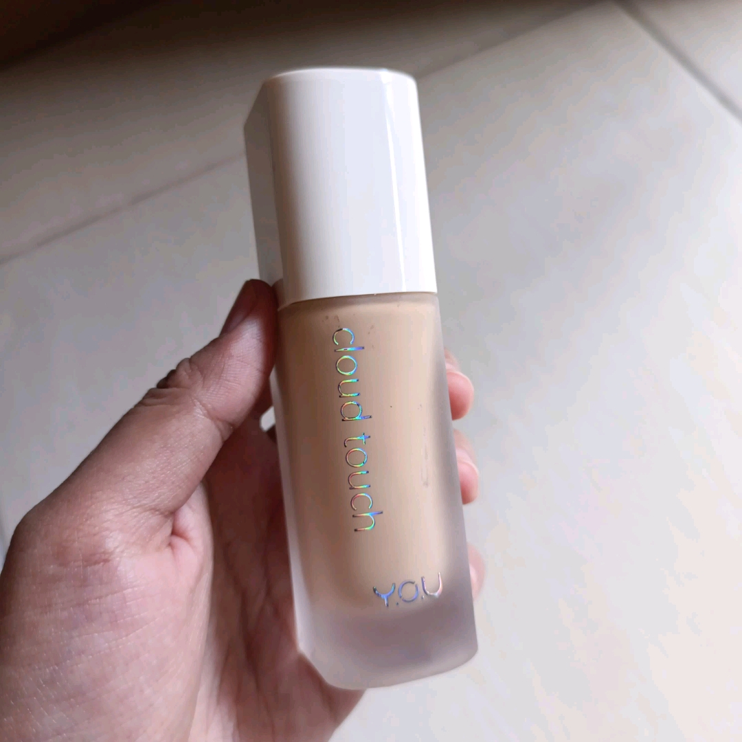 Cloud Touch 3% Niacinamide Brightening Skin Tint - W708 Creme Beige imgfdn-e1eb4f16-e891-4072-97c5-4bde9cf61241