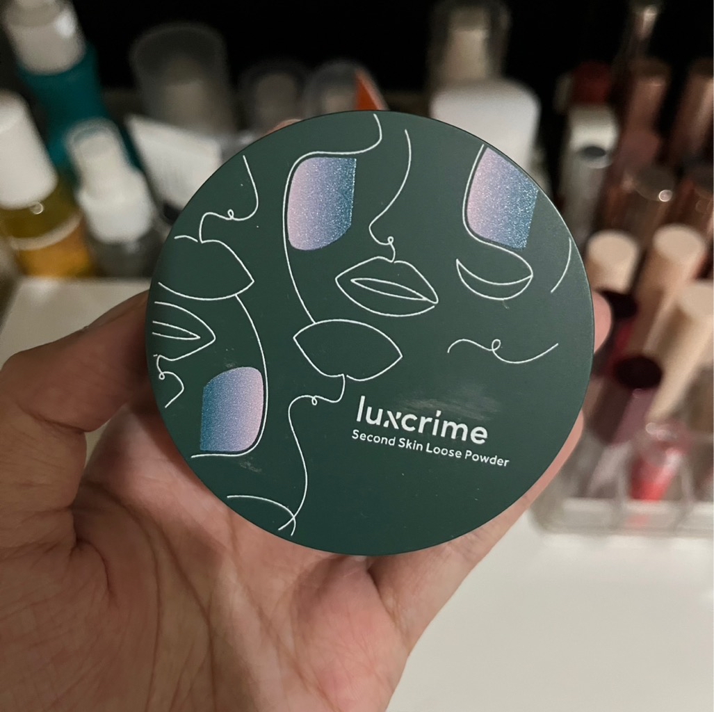 Second Skin Loose Powder - Translucent Light imgfdn-58f9b5ad-f156-4640-81dd-8c97f66546fc