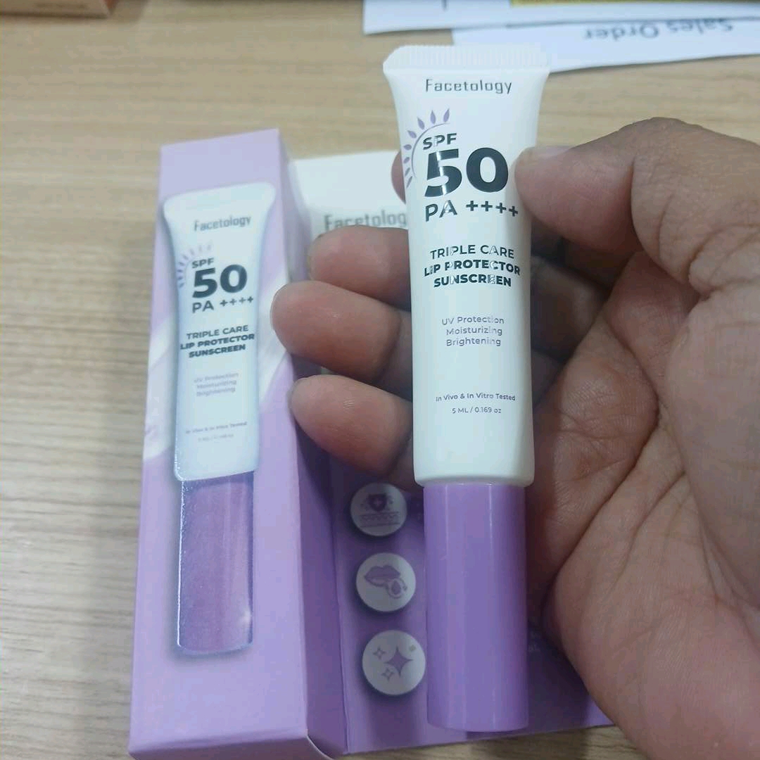 Triple Care Lip Protector Sunscreen imgfdn-33d4d07a-0c1b-4ef5-9aa2-1005eca05e27