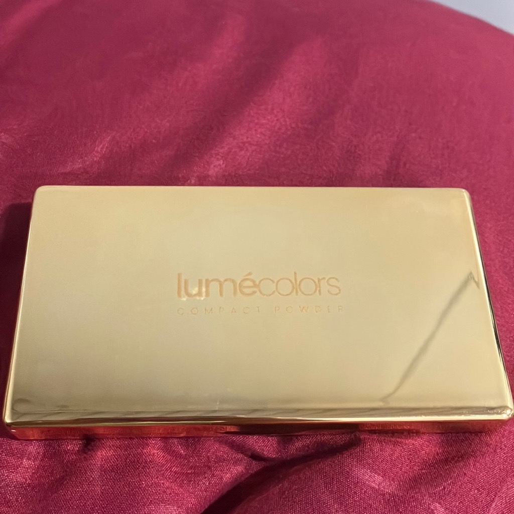 Compact Powder - Light imgfdn-7b09633d-41f4-494a-beb4-45a40c4d0d06