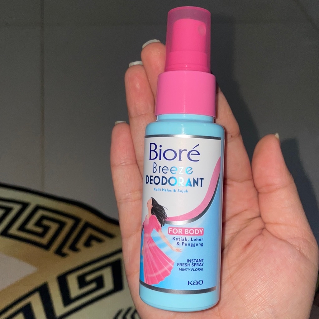 Breeze Deodorant Instant Fresh Spray - Minty Floral imgfdn-1d0cc183-829d-4c7a-8f94-770e779d30bd