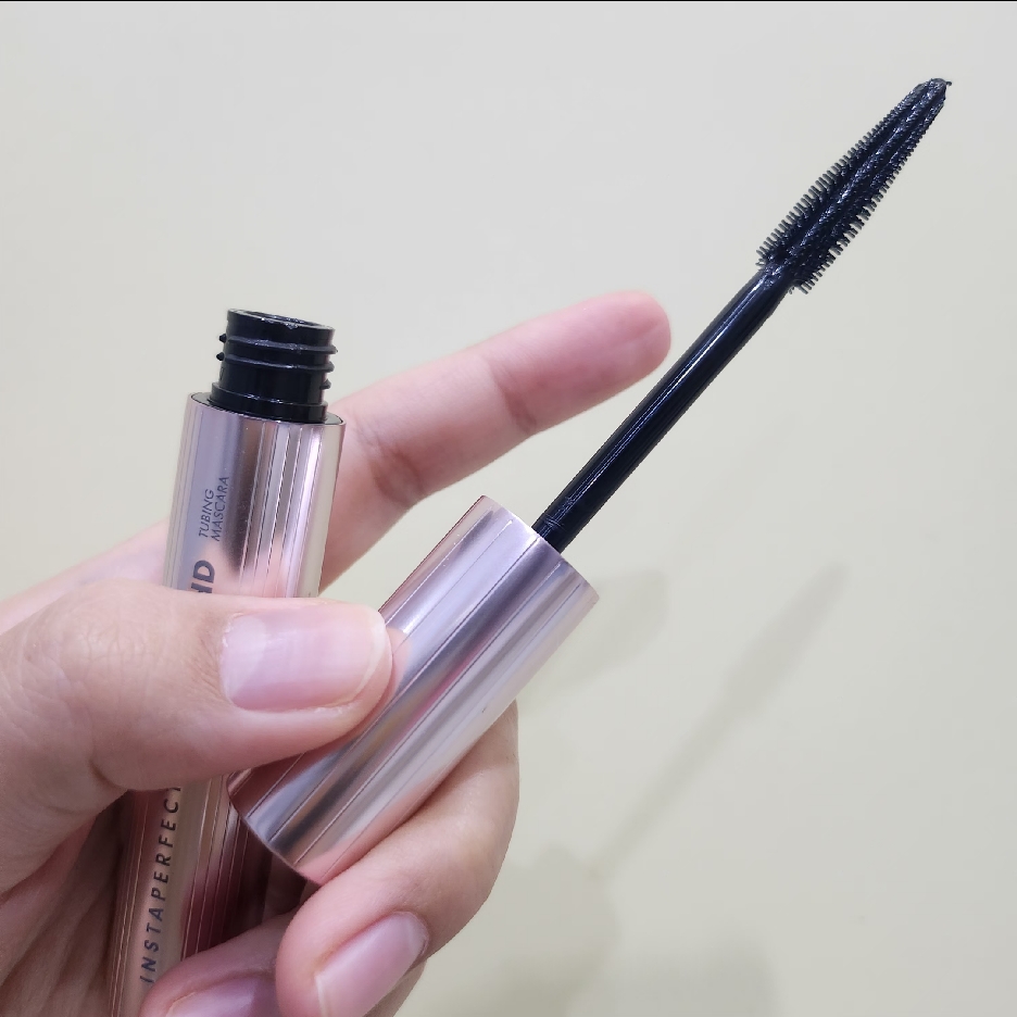 Noir HD Lash Tubing Mascara imgfdn-c21be1f4-f688-463b-accd-4cb92db77e6b