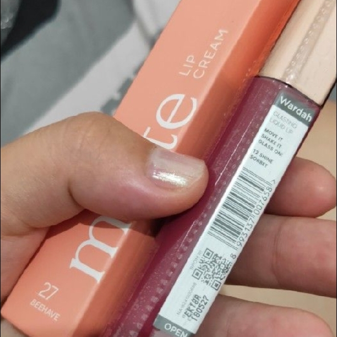 Glasting Liquid Lip - 03 Dazzle Maple imgfdn-7f10b08b-3e75-4439-befd-e1c34ed7aea9