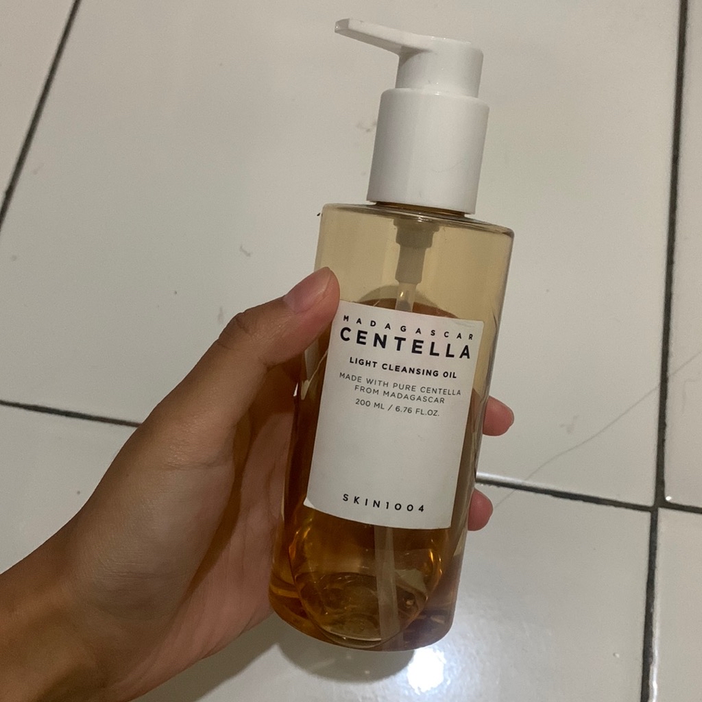 Madagascar Centella Light Cleansing Oil imgfdn-bd006653-7d36-46a4-9579-afb1e7a34907