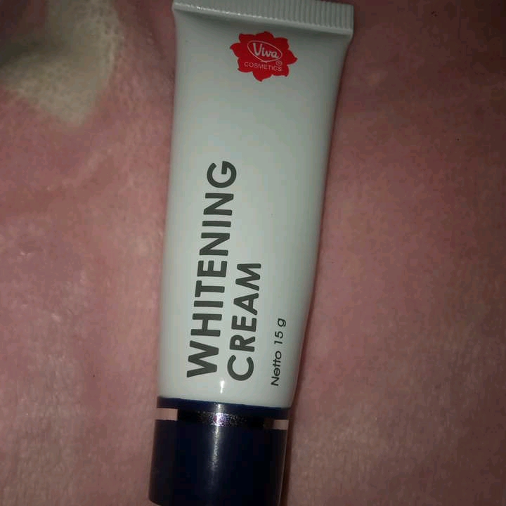 Whitening Cream imgfdn-58226551-cecb-4ac8-b730-52e97512f7df