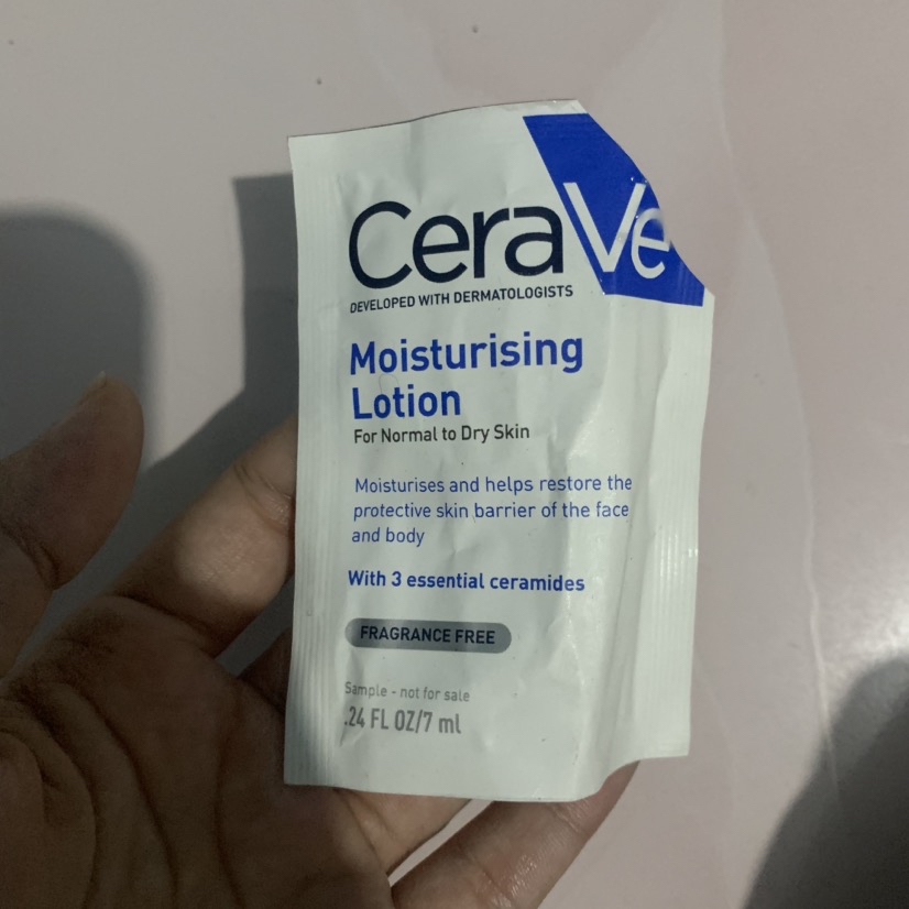 Daily Moisturizing Lotion imgfdn-d2a7ea97-5444-40f6-94ae-3a26a9a1dddd