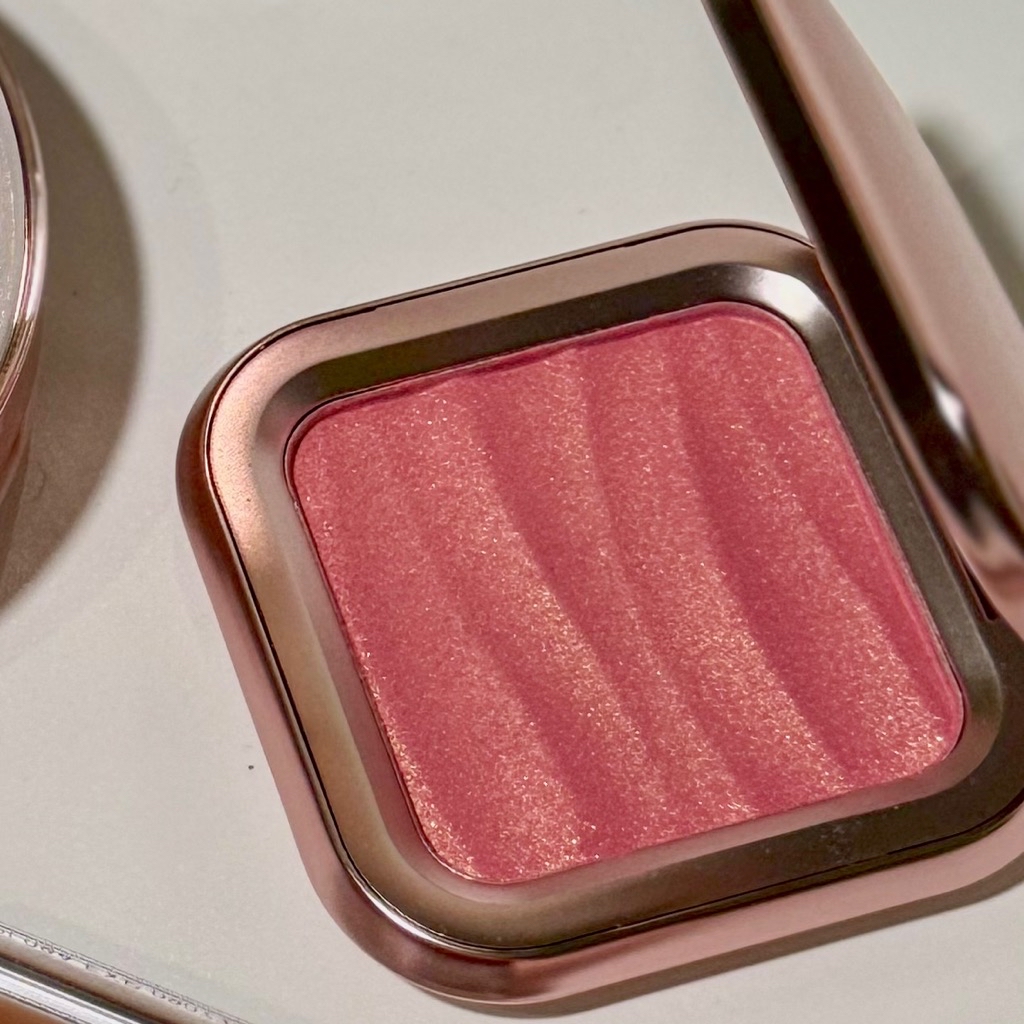 Silk Touch Blusher - 01 Parfait imgfdn-b90816e5-4d01-4200-81a4-ecb6cd78a4db