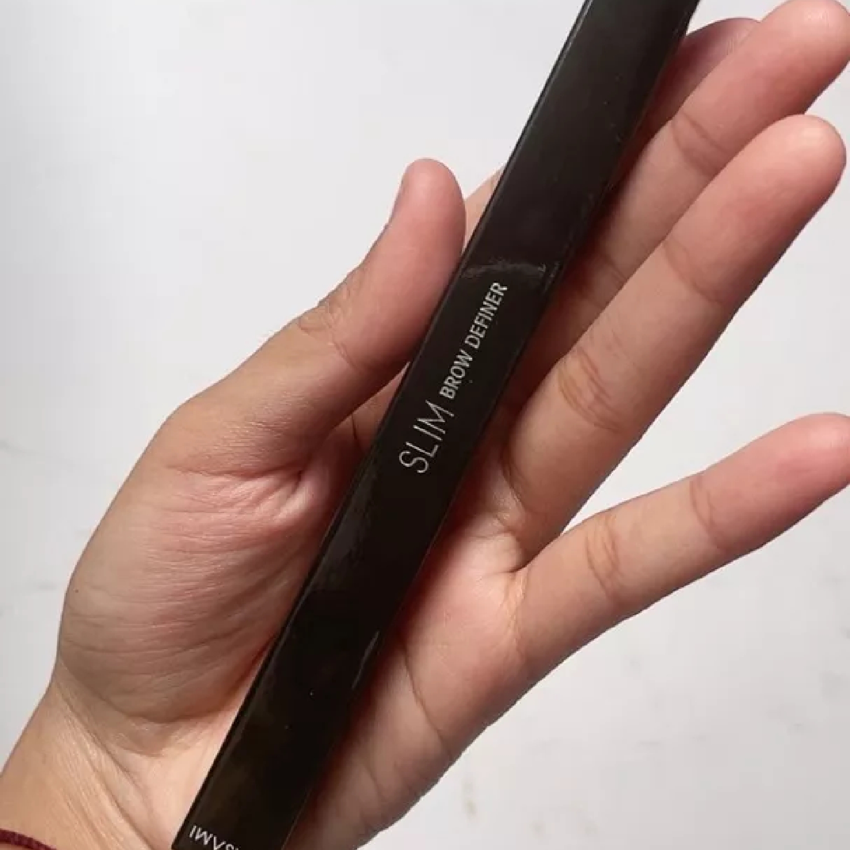 Slim Brow Definer - Charcoal imgfdn-490b52e9-e6af-4d55-9a30-9a68c75beebc