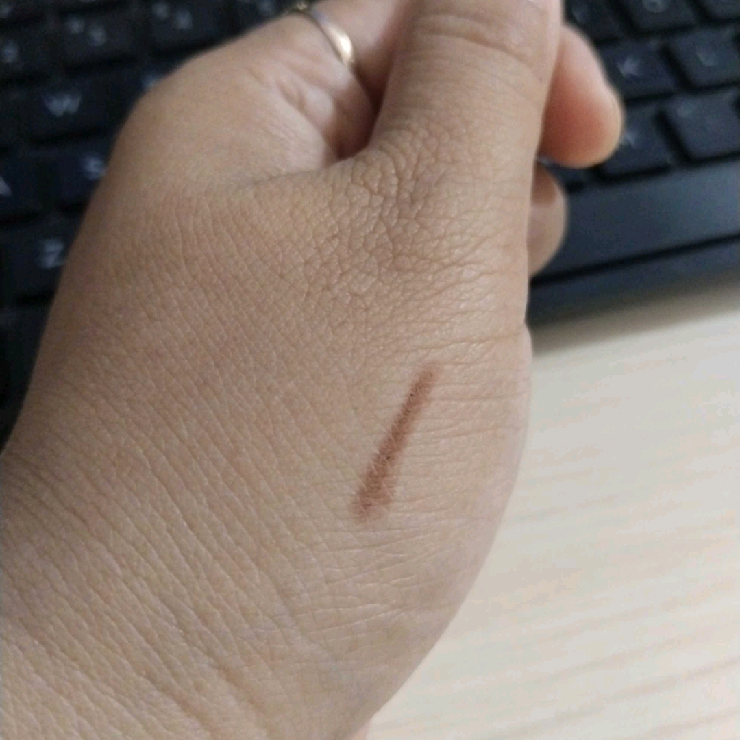 Eyebrow Pencil - Coklat imgfdn-35cec9bc-5c6b-42a5-995f-5123807ef39d