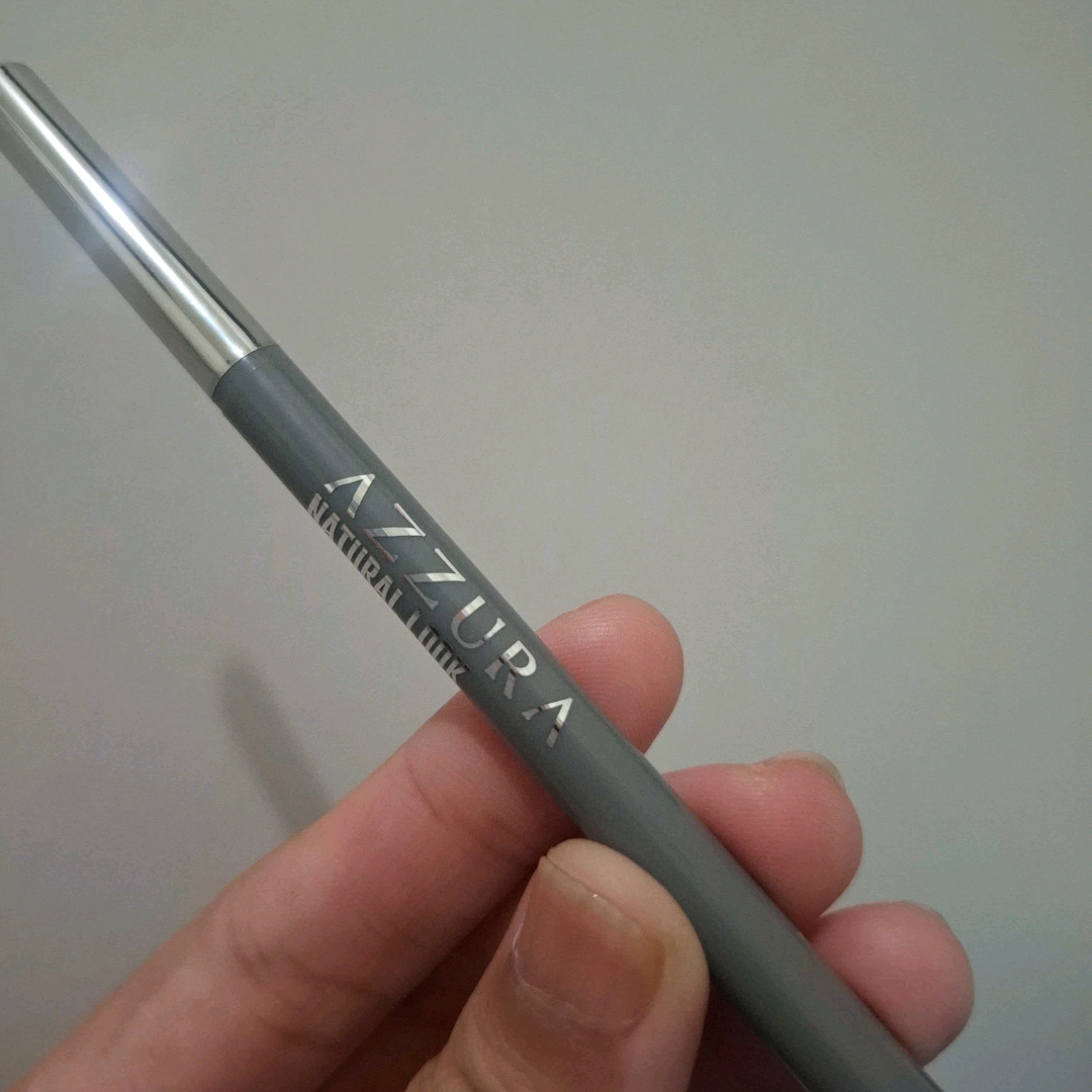 Natural Look Eyebrow Matic - Ash Black imgfdn-ffa82412-c19a-4369-9e55-99bed5aefe37