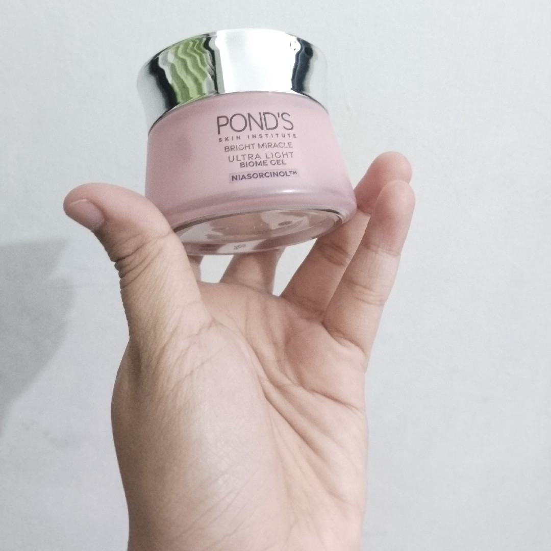 Ultra Light Biome Brightening Moisturizer Gel imgfdn-d8e3ba04-f81d-49b8-81e4-3c896fdc5b8b