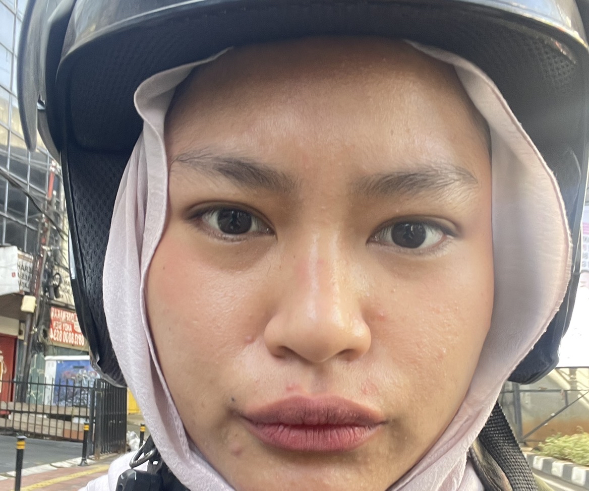 Spray-On Serum imgfdn-f45da60c-6a25-45b1-944b-2d7fe23ba03a