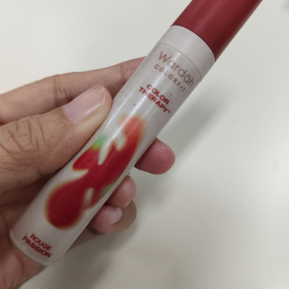 Colorfit Velvet Matte Lip Mousse Color Therapy - 16 Rouge Passion imgfdn-ca2bd349-b217-499c-9a04-30a935dad9b5