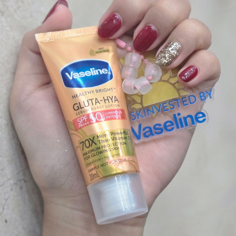 Healthy Bright Gluta-Hya Serum Burst Lotion - SPF 50 PA+++ Luminous Defense imgfdn-548dd5e7-ba8c-4d6b-9ea8-d40d45cb8f43