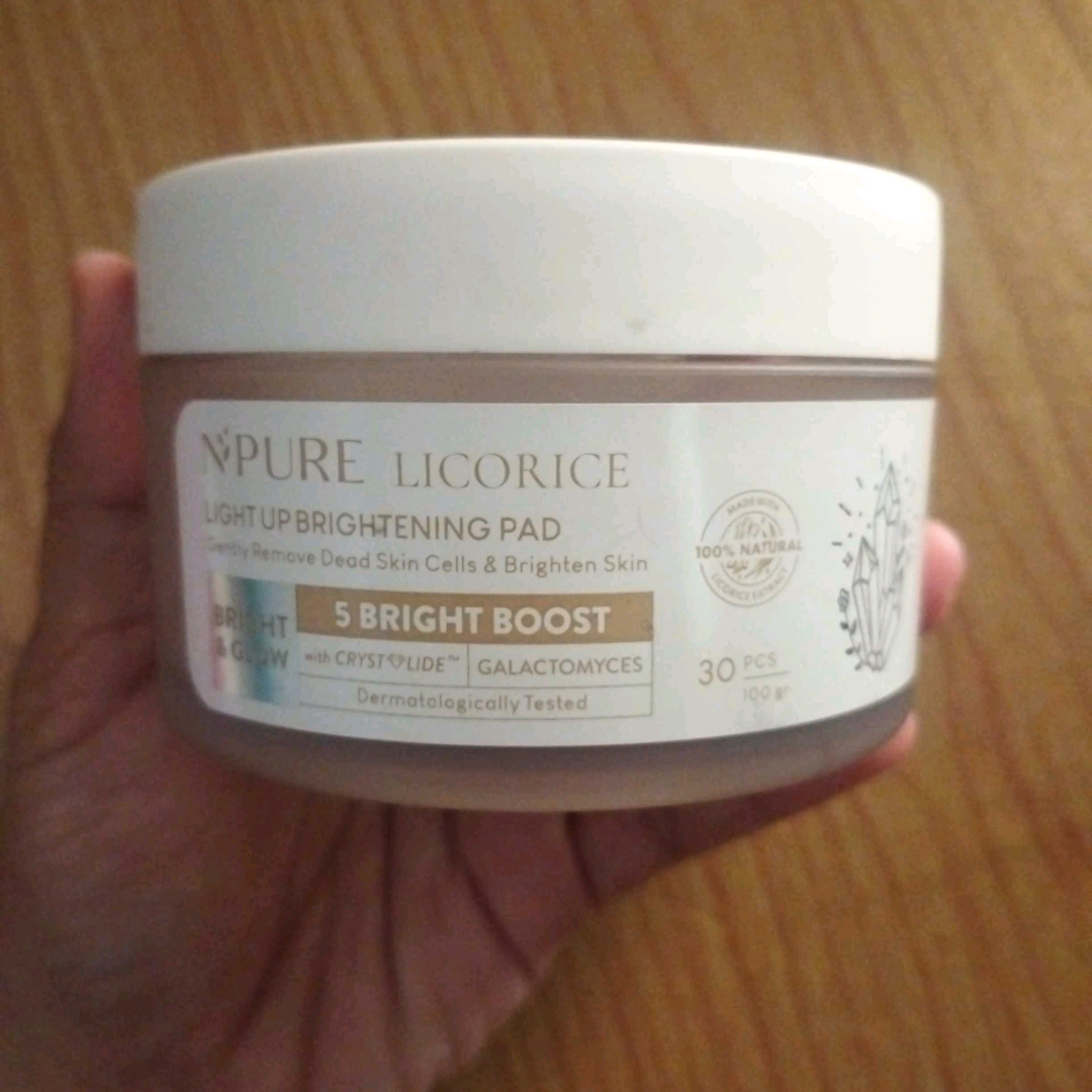 Licorice Light Up Brightening Pad imgfdn-ac3b7f3c-2278-445f-9e99-f1ad4f371708