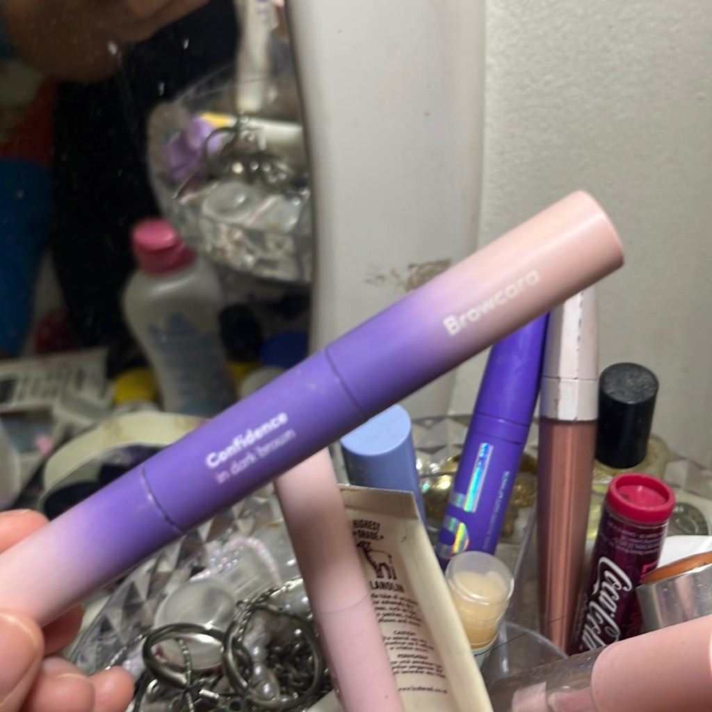 x Naura Ayu Confidence 2-in-1 Mascara Browcara - Ash Grey imgfdn-6dc25d60-ef52-4bcb-99af-170cf1a2ea94