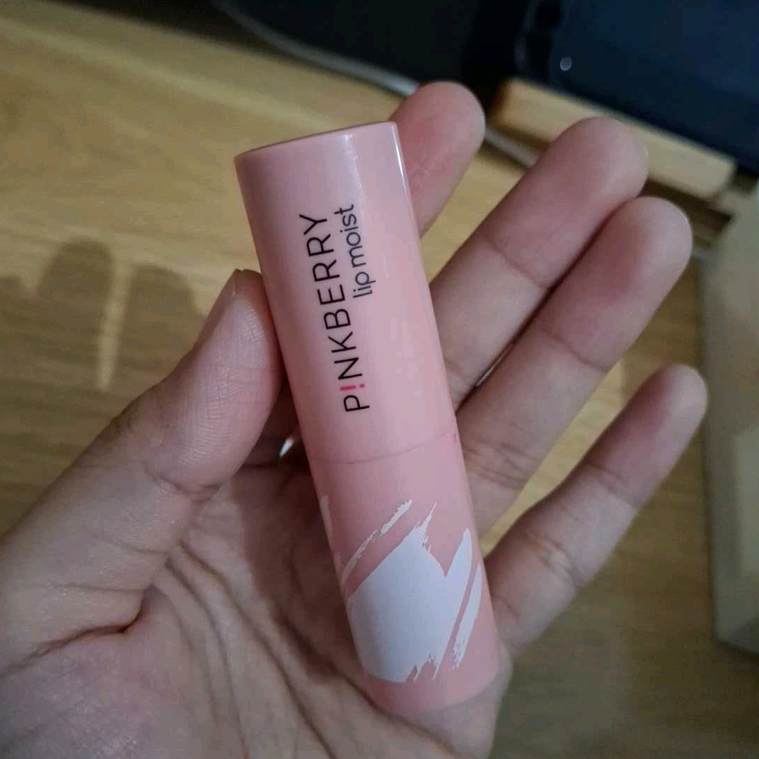 Lip Moist - Rising Star imgfdn-4d6d4ea9-8c4d-4bb1-879e-5afab49f1074