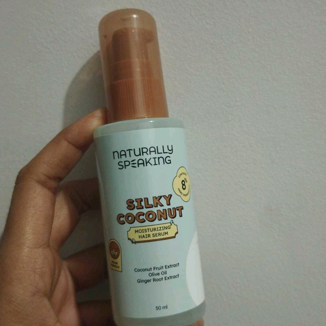 Silky Coconut Moisturizing Hair Serum imgfdn-79cdb5df-fa49-4bf1-8515-0de9e139f9f2