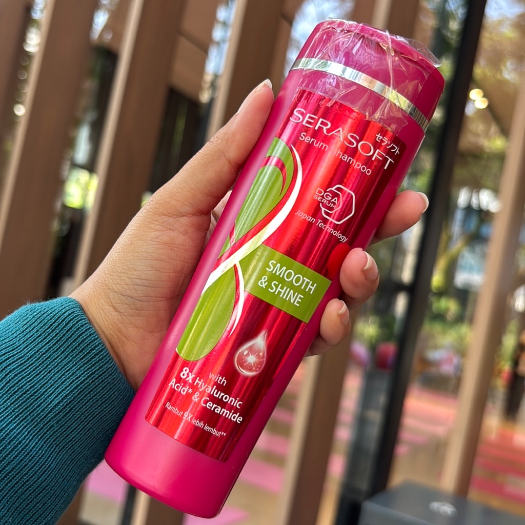 Serum Shampoo - Smooth and Shine imgfdn-8e7b8ac2-0166-4b0c-9c77-30bbd83dcaec