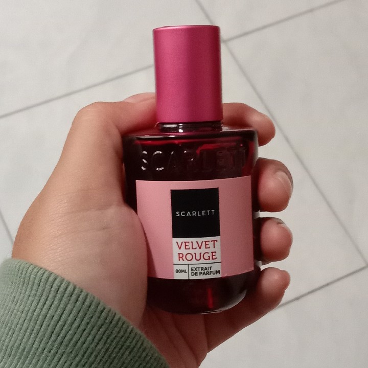 Velvet Rouge Extrait De Parfum imgfdn-7533dc0b-4ae6-4d02-96ab-65c0d6c30d5b