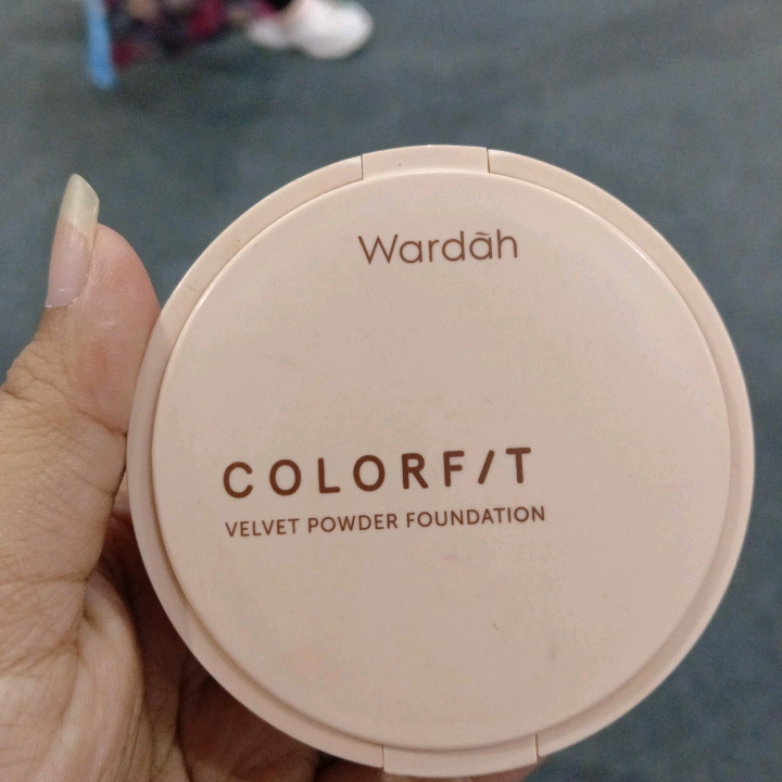 Colorfit Velvet Powder Foundation - 32N Neutral Beige imgfdn-96146ee6-d2c3-4851-9902-86041b8ad0c9