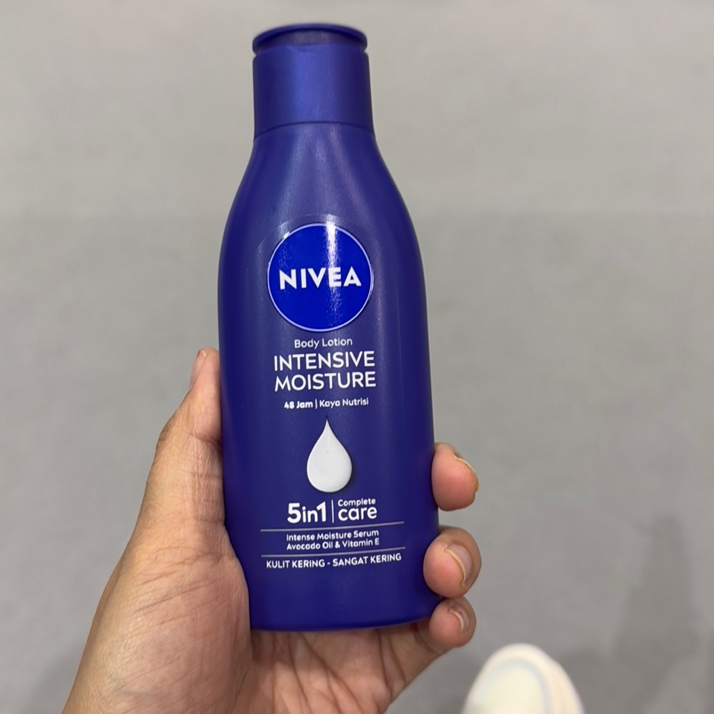 Intensive Moisture Body Lotion imgfdn-614cece8-58fd-41ef-b929-c5c79ecb49ea