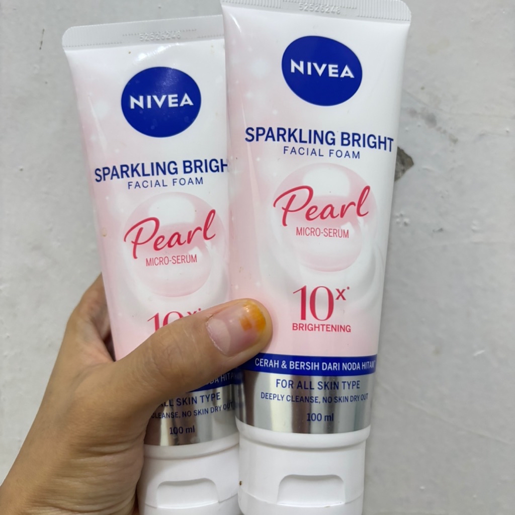 Sparkling Bright Facial Foam imgfdn-7552c34a-0f56-4160-9256-599daed2a9e3