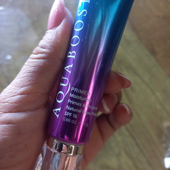 Aqua Boost Primer Moisturizer SPF 16 imgfdn-a3e2aeed-fa7f-46ae-82b8-4b158148395d