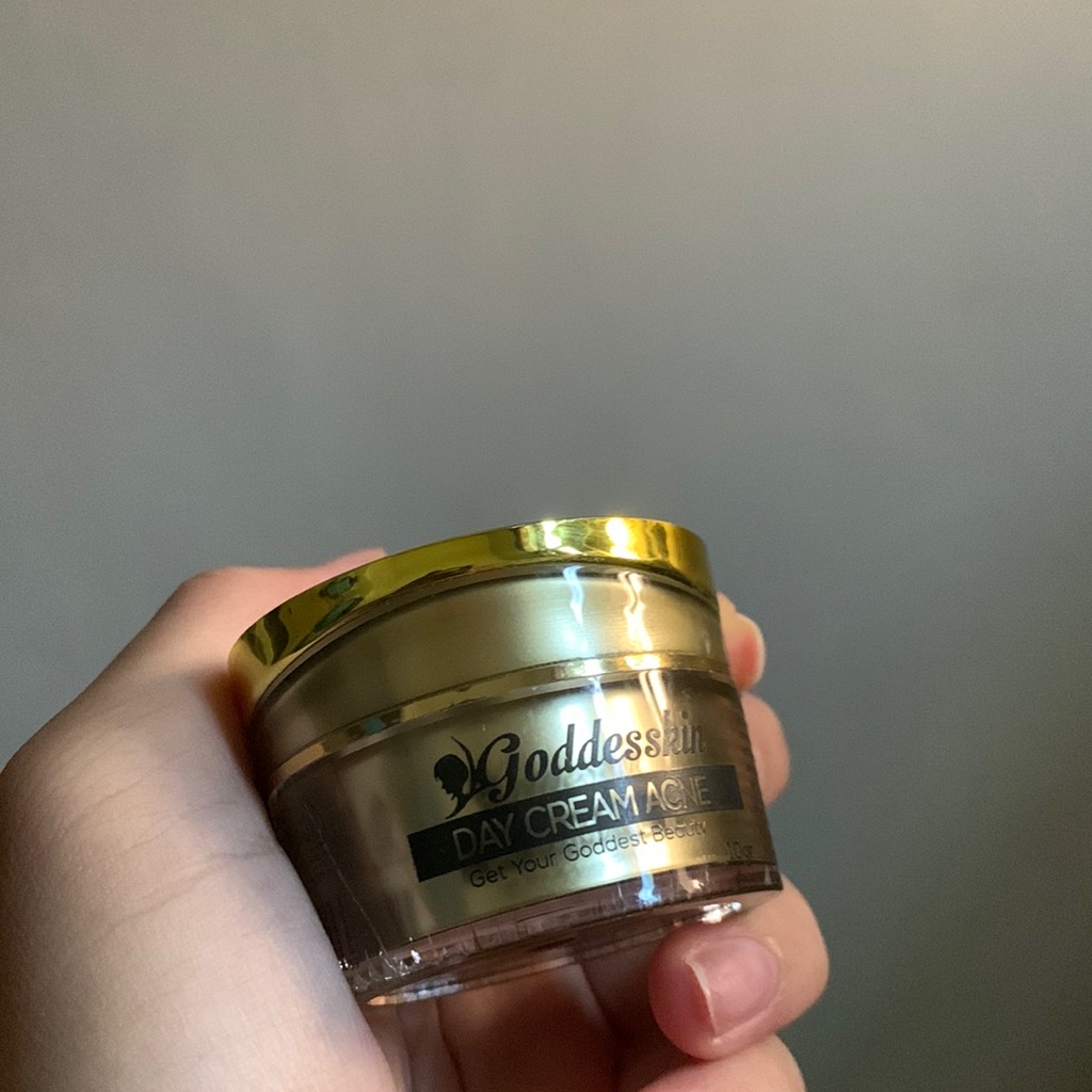 Day Cream Acne imgfdn-bd7b4063-990c-46c4-a2f8-3b45474808be