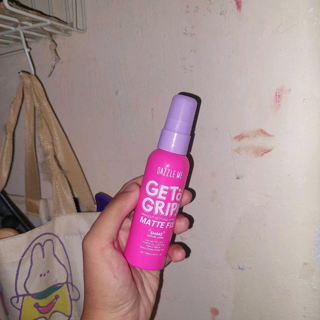 Get A Grip Makeup Setting Spray Matte imgfdn-08229ab8-6509-4318-b3f1-c971a82e2afc