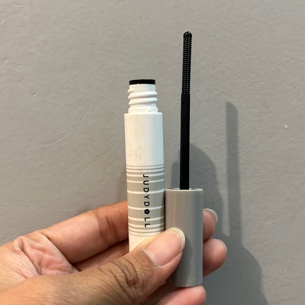 Mascara Remover imgfdn-3b745b78-7dc6-43ab-afdb-d0e02c9bf709